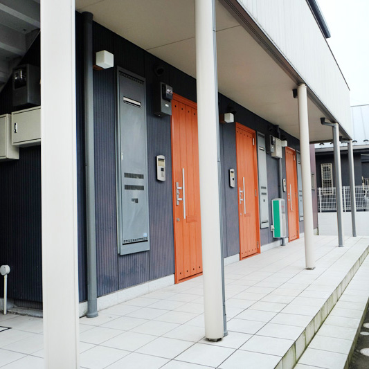 アパートメントシライシ01